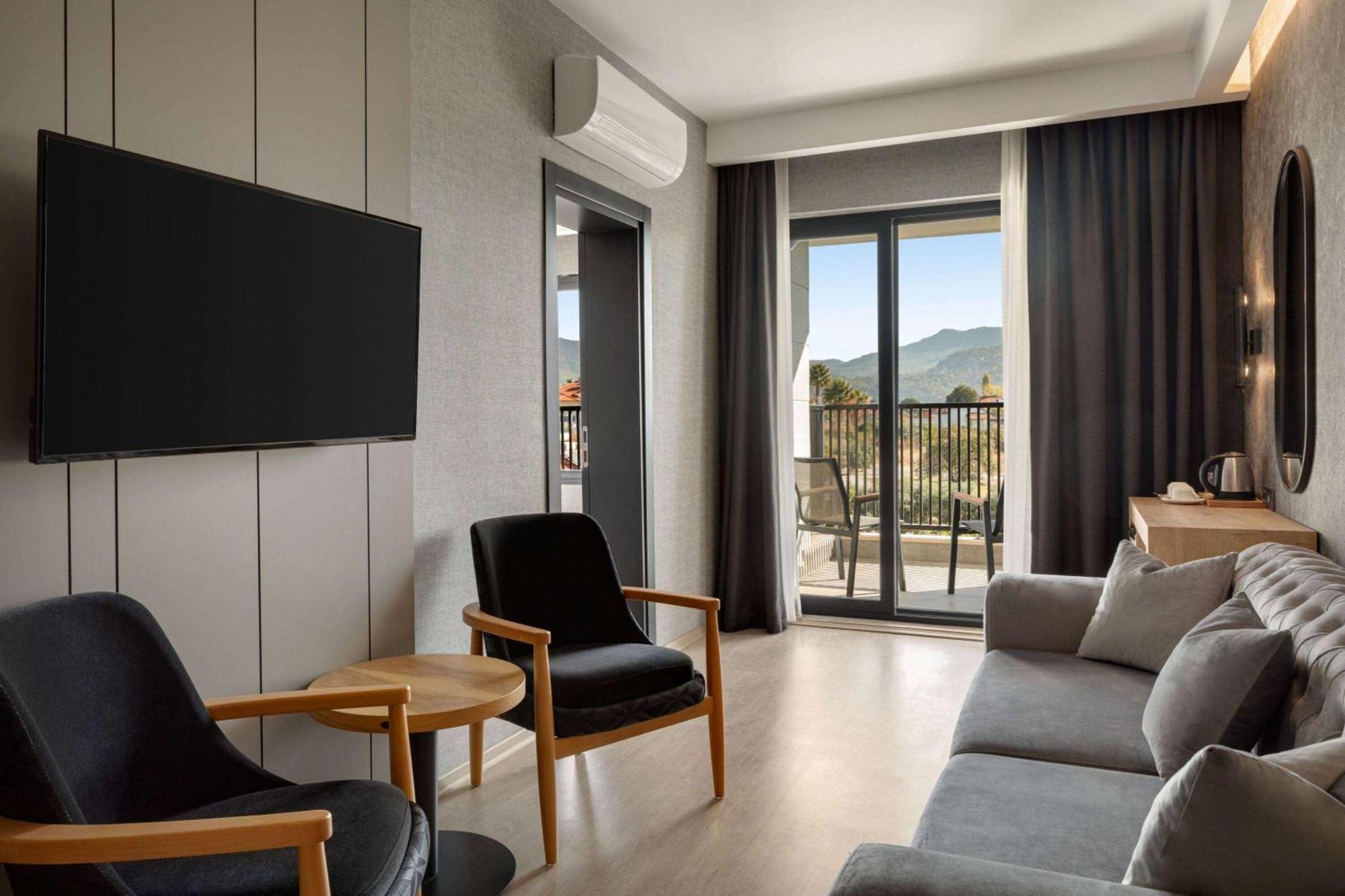 Ramada By Wyndham Dalaman Ngoại thất bức ảnh