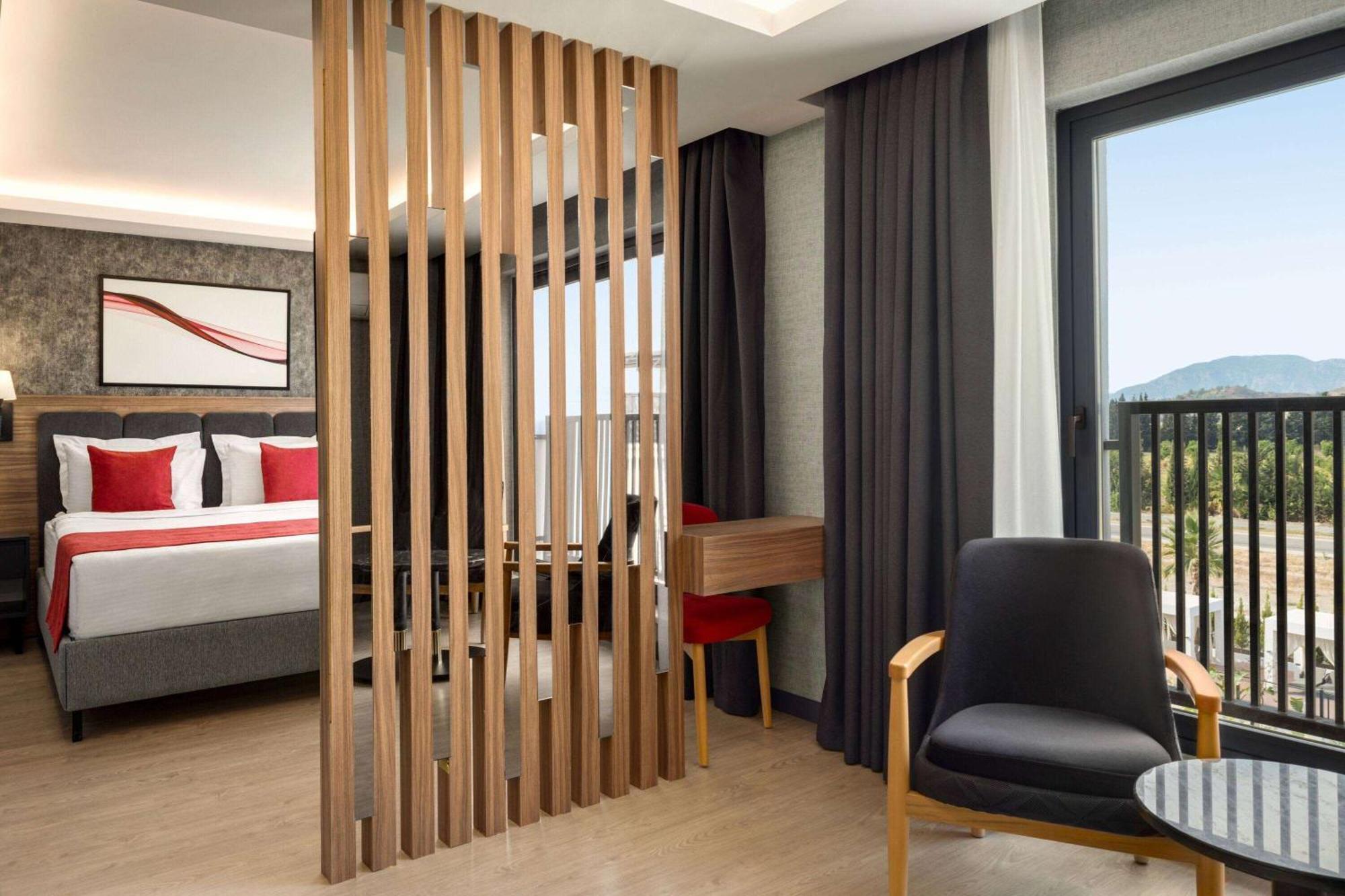 Ramada By Wyndham Dalaman Ngoại thất bức ảnh